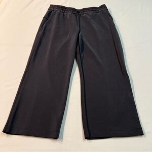 Lululemon Softstreme High-Rise Straight Leg Crop
Black Size 12